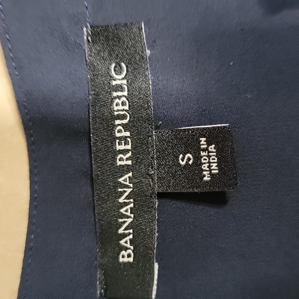 Banana Republic Size S Navy Blue V-Neck w/ Ruffle Front Blouse, Exc. Used Cond. - Picture 11 of 12